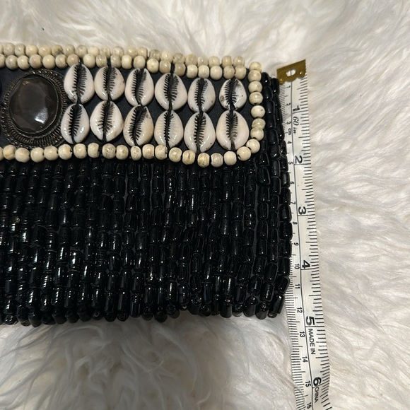 Day Birger et Mikkelsen Beaded Shell Clutch Black and Cream - magnetic closure - Picture 6 of 6